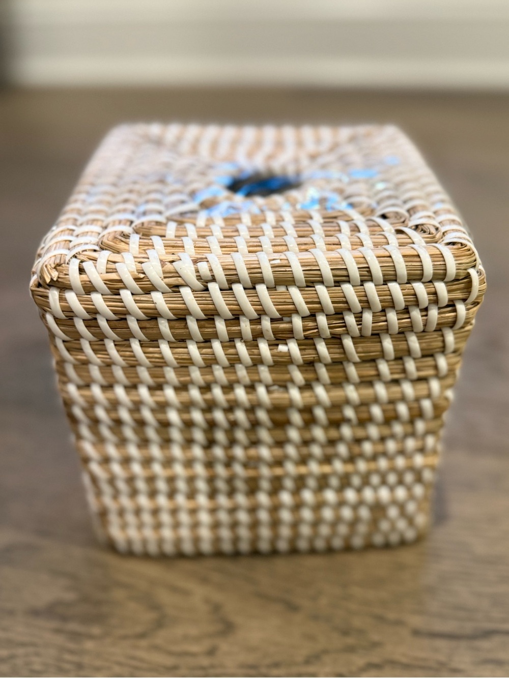 Serena & Lily La Jolla tissue holder - Picture 2 of 10